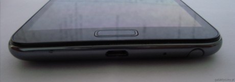 Samsung Galaxy Note - microUSB, mikrofon do rozmów i rysik [źródło: 2po2.pl]