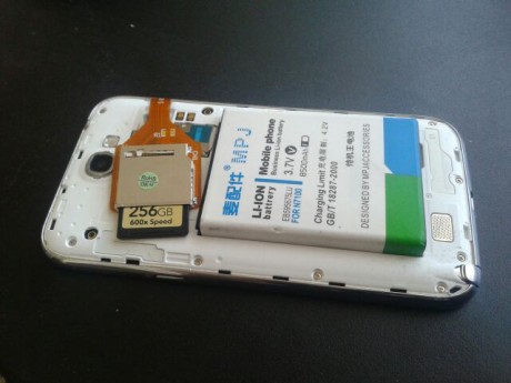 Samsung Galaxy Note II z 288 GB pamięci i baterią 8500 mAh [źródło: XDA]