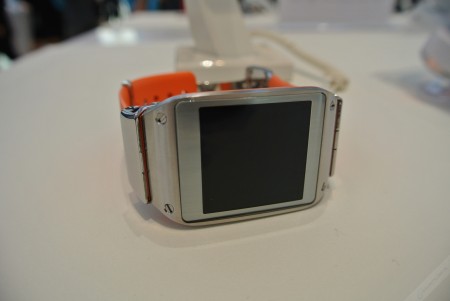Samsung Galaxy Gear - ekran[źródło: 2po2.pl]