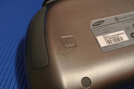 Samsung GamePad EI-GP20 - NFC [źródło: 2po2.pl]