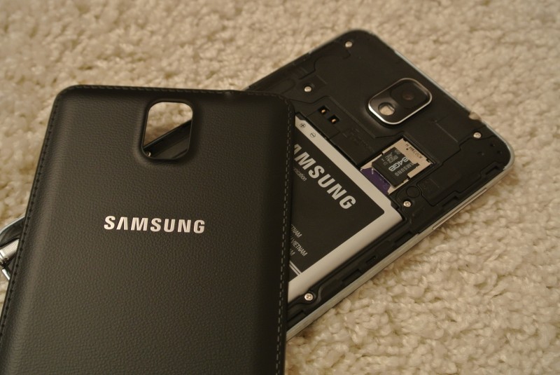 Samsung Galaxy Note 3 - pokrywa baterii [źródło: 2po2.pl]