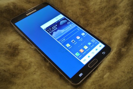 Samsung Galaxy Note 3 - Obsługa jedną ręką [źródło: 2po2.pl]