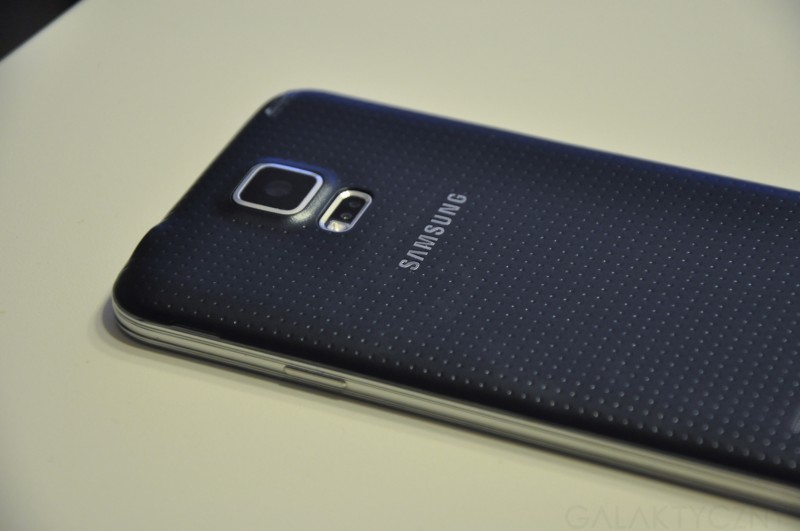 Samsung Galaxy S 5 - tył / fot. galaktyczny
